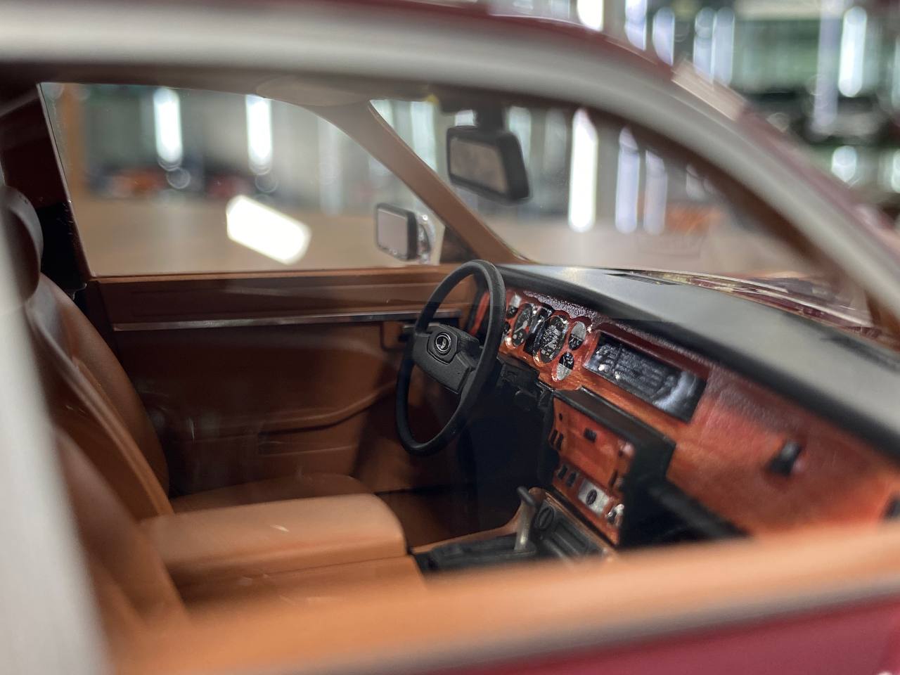 1:18 Resin Model LS Collectibles Jaguar XJ6 1982 – Red (Limited 250 pcs – Dubai Collectors)