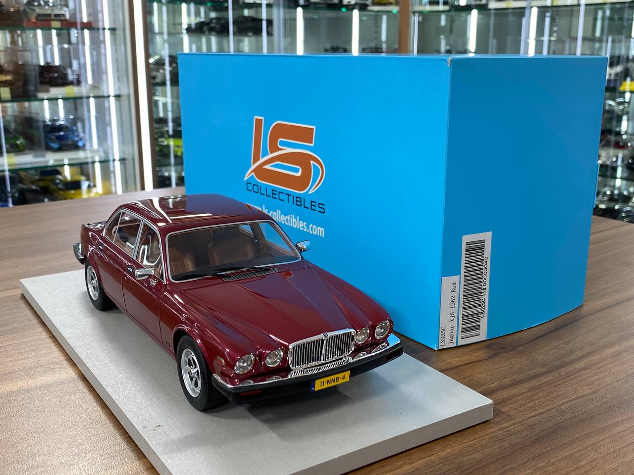 1:18 Resin Model LS Collectibles Jaguar XJ6 1982 – Red (Limited 250 pcs – Dubai Collectors)