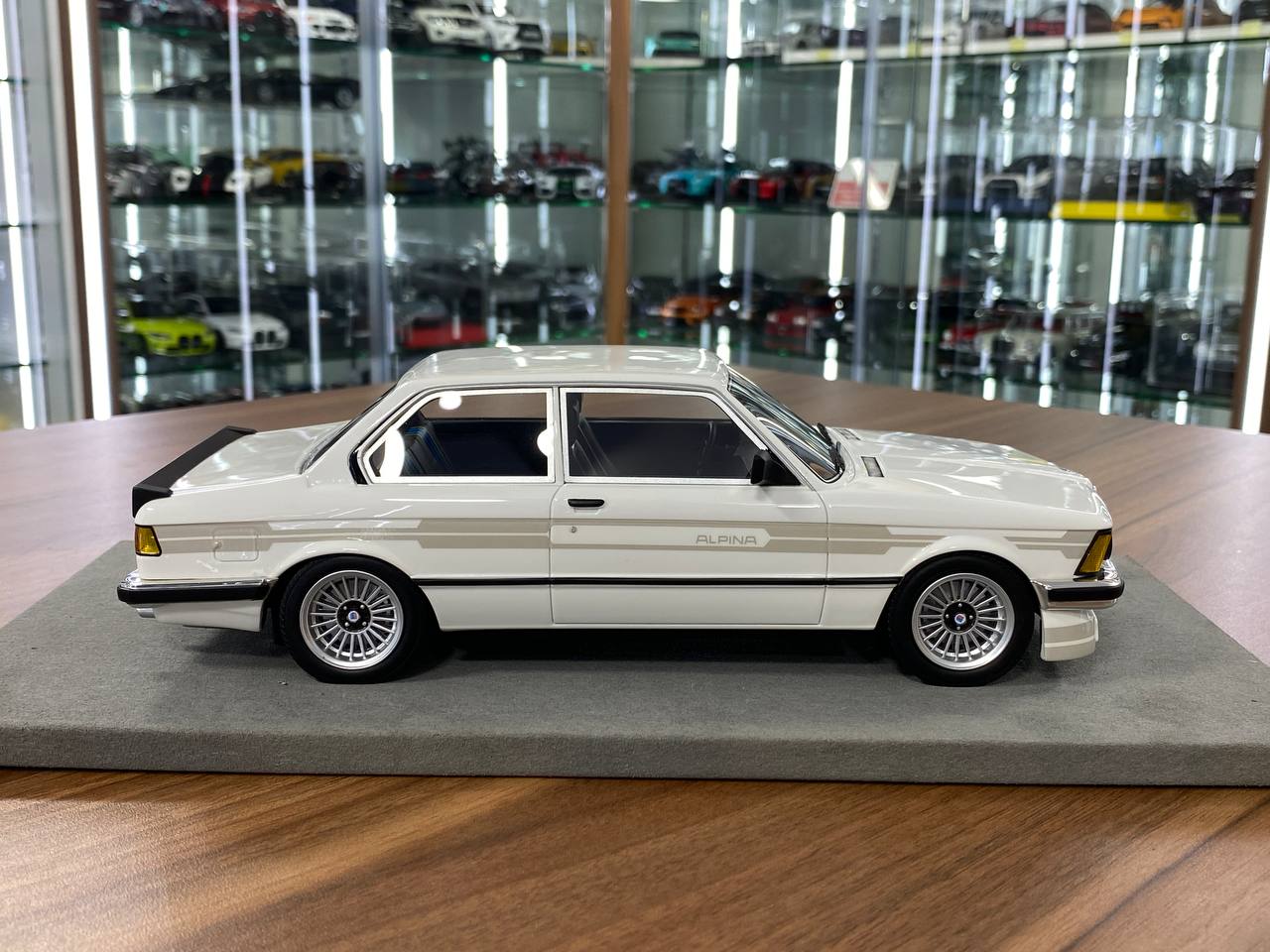 1:18 Resin Model LS Collectibles BMW 323 Alpina 1983 – White (Limited 250 pcs – Dubai Collectors)