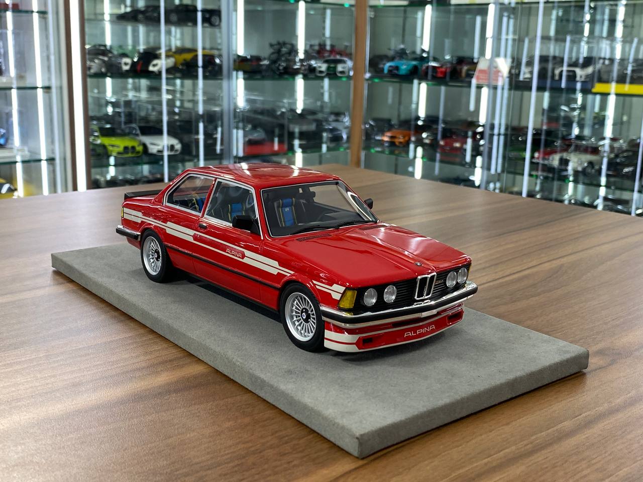 1:18 Resin Model LS Collectibles BMW 323 Alpina 1983 – Red (Limited 250 pcs – Dubai Collectors)🚨