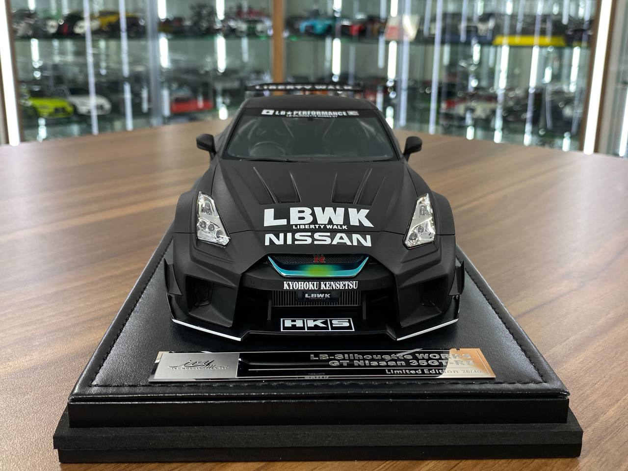 1:18 Resin Model IVY Merit Models Nissan GT-R R35 LBWK – Advan Matt Black (Limited 49 pcs – Dubai Collectors)