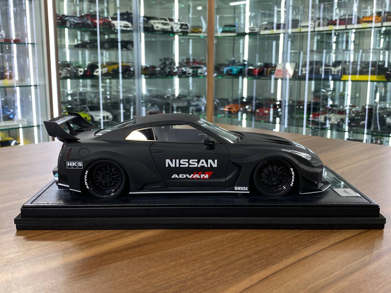 1:18 Resin Model IVY Merit Models Nissan GT-R R35 LBWK – Advan Matt Black (Limited 49 pcs – Dubai Collectors)