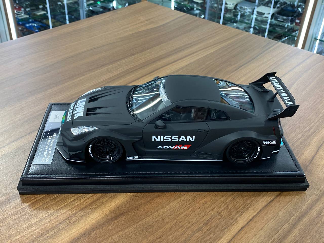 1:18 Resin Model IVY Merit Models Nissan GT-R R35 LBWK – Advan Matt Black (Limited 49 pcs – Dubai Collectors)