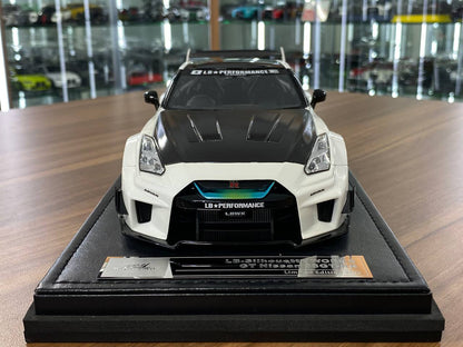 1:18 Resin Model IVY Merit Models Nissan GT-R R35 LBWK – Pearl White / Carbon Fiber Hood (Limited 49 pcs – Dubai Collectors)