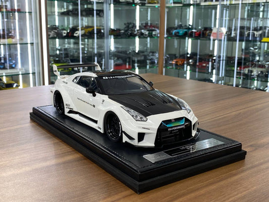 1:18 Resin Model IVY Merit Models Nissan GT-R R35 LBWK – Pearl White / Carbon Fiber Hood (Limited 49 pcs – Dubai Collectors)