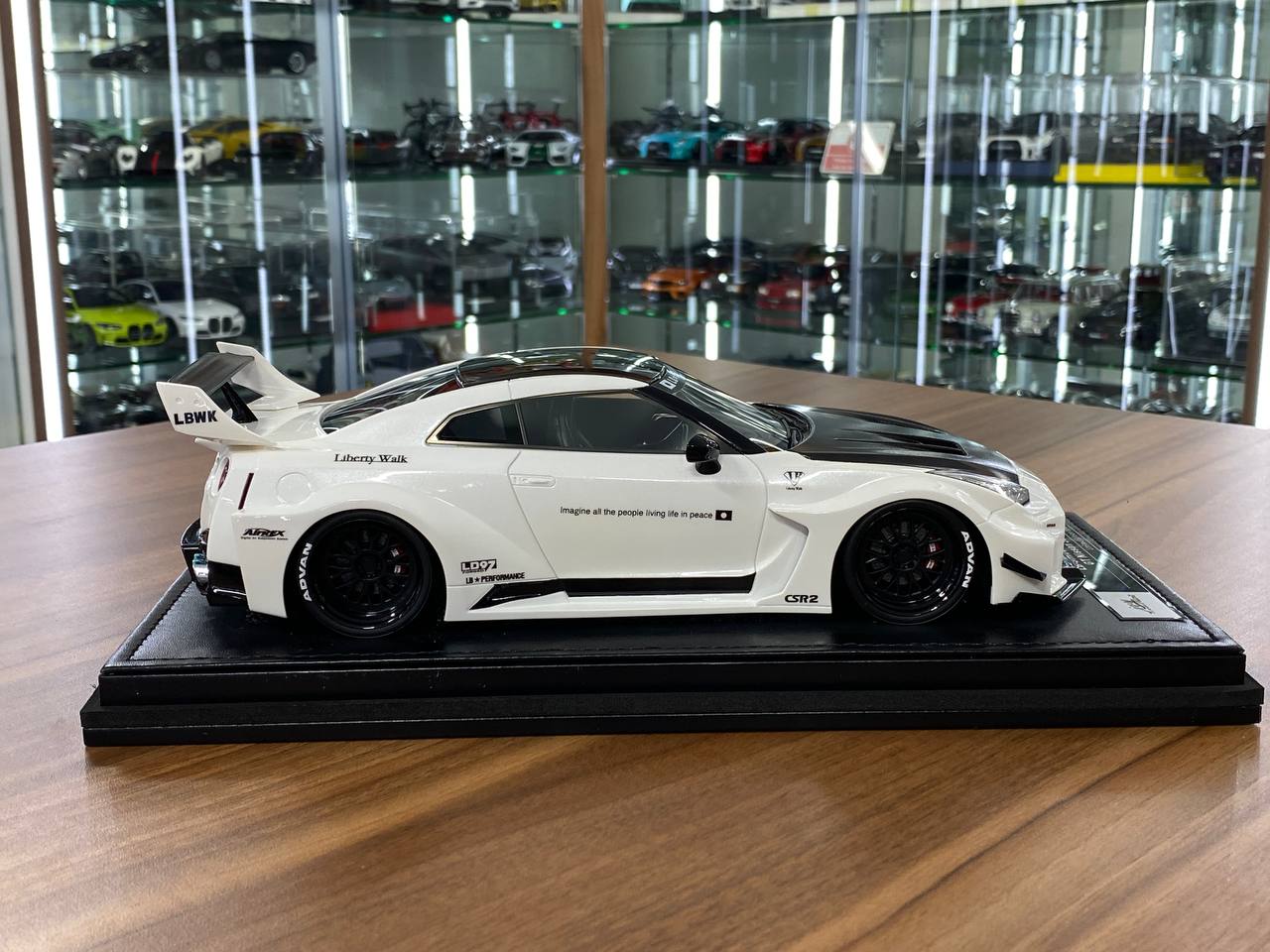 1:18 Resin Model IVY Merit Models Nissan GT-R R35 LBWK – Pearl White / Carbon Fiber Hood (Limited 49 pcs – Dubai Collectors)