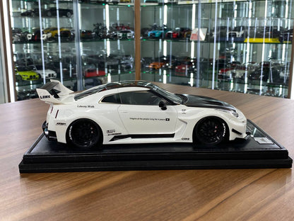 1:18 Resin Model IVY Merit Models Nissan GT-R R35 LBWK – Pearl White / Carbon Fiber Hood (Limited 49 pcs – Dubai Collectors)