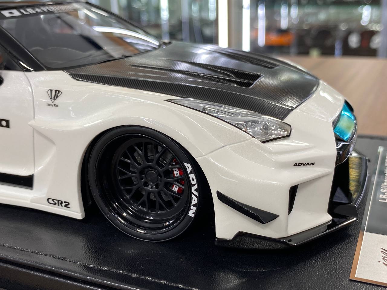 1:18 Resin Model IVY Merit Models Nissan GT-R R35 LBWK – Pearl White / Carbon Fiber Hood (Limited 49 pcs – Dubai Collectors)