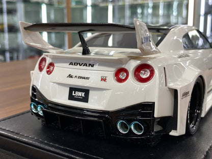 1:18 Resin Model IVY Merit Models Nissan GT-R R35 LBWK – Pearl White / Carbon Fiber Hood (Limited 49 pcs – Dubai Collectors)