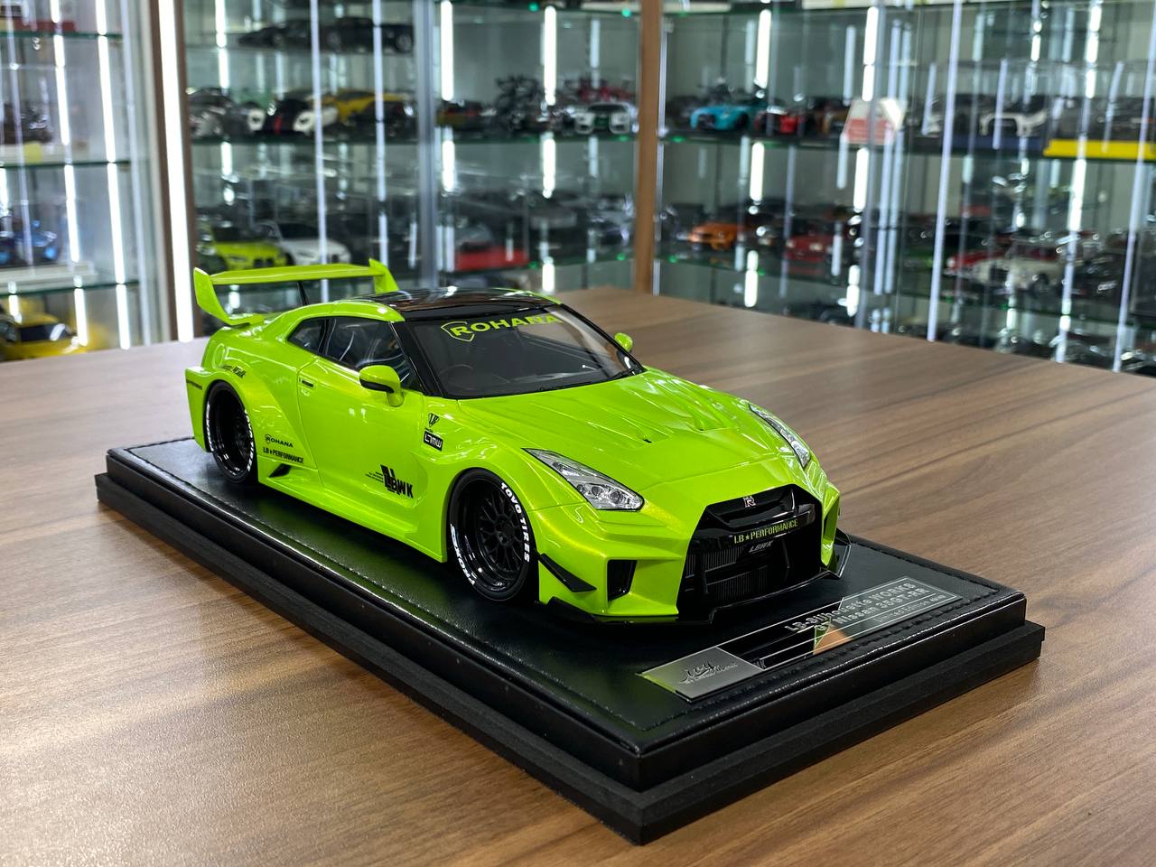 1:18 Resin Model IVY Merit Models Nissan GT-R R35 LBWK – Green (Limited 49 pcs – Dubai Collectors)