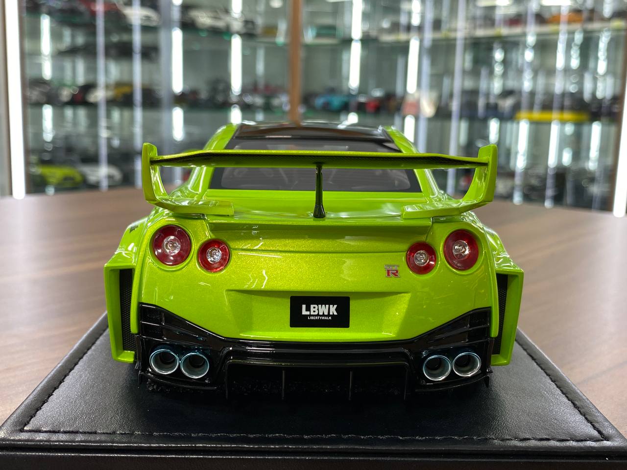 1:18 Resin Model IVY Merit Models Nissan GT-R R35 LBWK – Green (Limited 49 pcs – Dubai Collectors)
