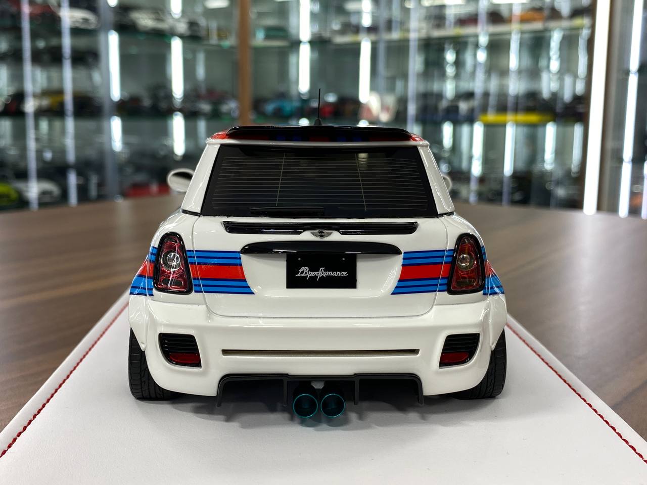 1:18 Resin Model IVY Merit Models Mini Cooper LBWK – Martini (Limited 39 pcs – Dubai Collectors)