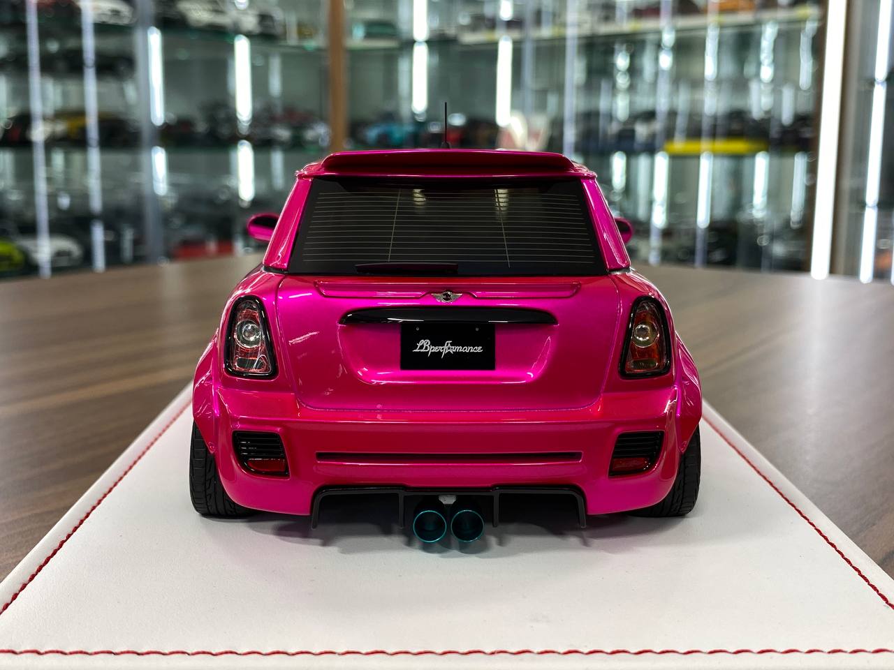1:18 Resin Model IVY Merit Models Mini Cooper LBWK – Flash Pink (Limited 39 pcs – Dubai Collectors)