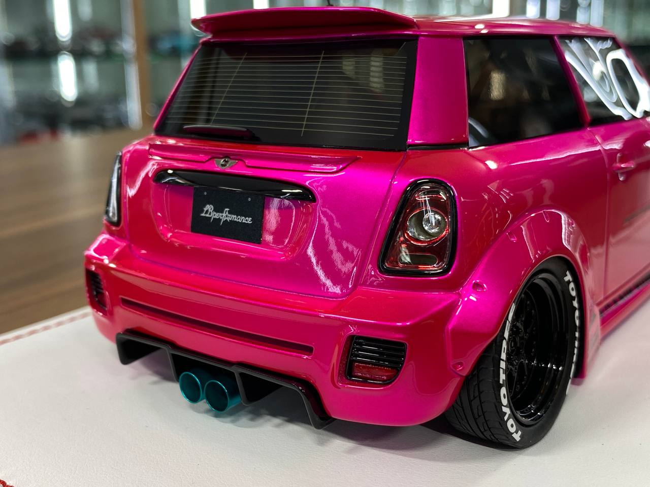 1:18 Resin Model IVY Merit Models Mini Cooper LBWK – Flash Pink (Limited 39 pcs – Dubai Collectors)