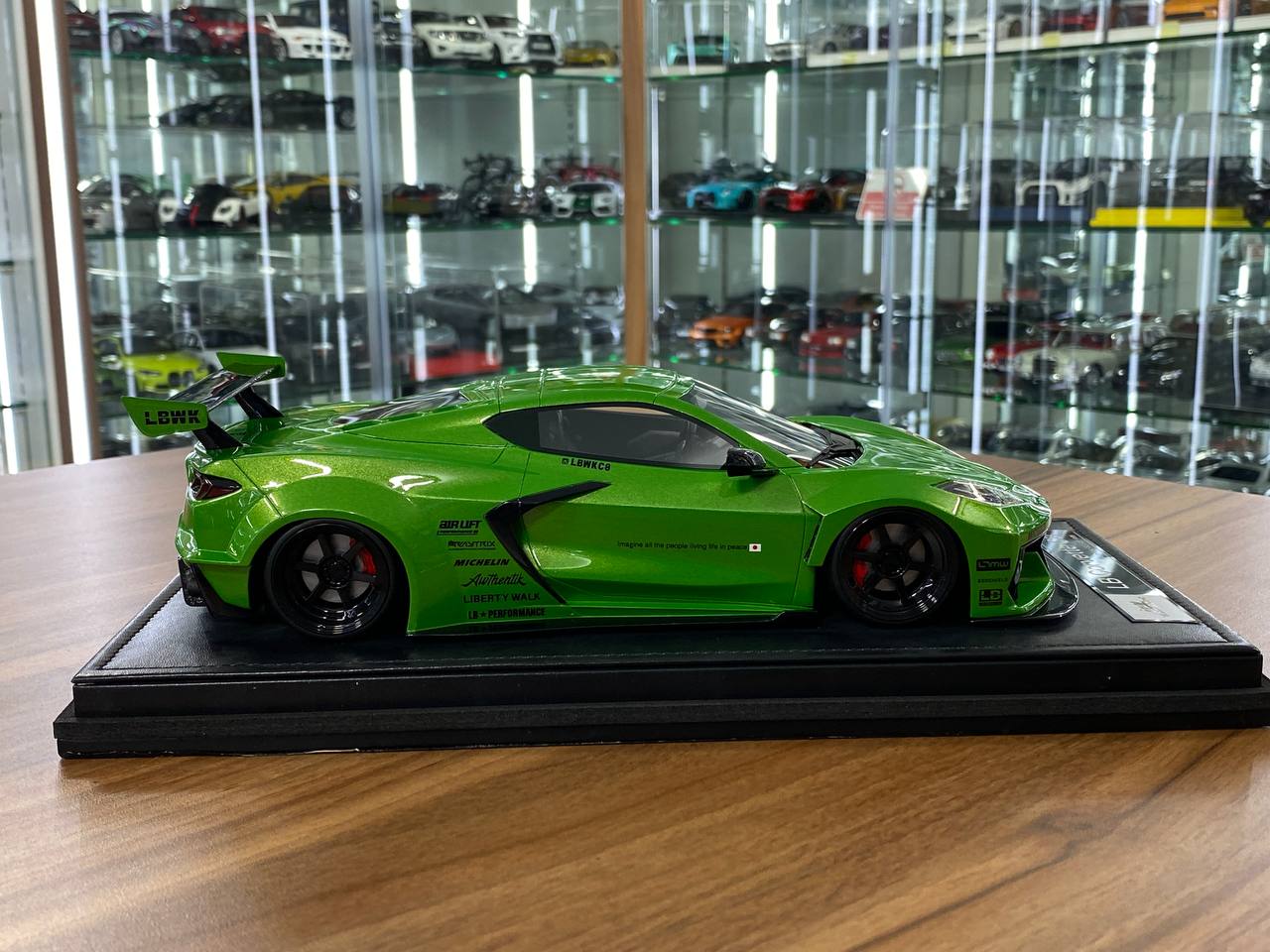 1:18 Resin Model IVY Merit Models Chevrolet Corvette C8 LBWK – Hulk Green (Limited 99 pcs – Dubai Collectors)