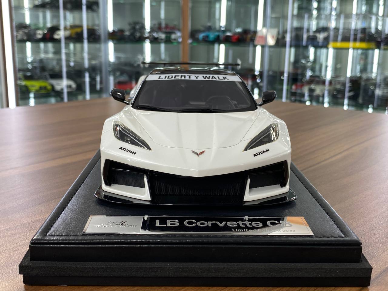 1:18 Resin Model IVY Merit Models Chevrolet Corvette C8 LBWK – Pearl White (Limited 99 pcs – Dubai Collectors)
