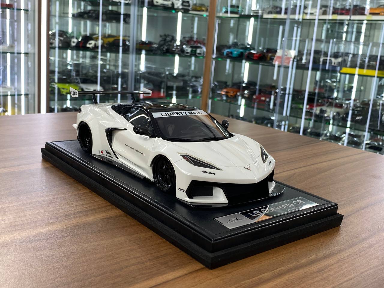 1:18 Resin Model IVY Merit Models Chevrolet Corvette C8 LBWK – Pearl White (Limited 99 pcs – Dubai Collectors)