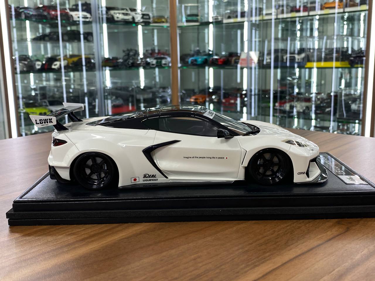 1:18 Resin Model IVY Merit Models Chevrolet Corvette C8 LBWK – Pearl White (Limited 99 pcs – Dubai Collectors)