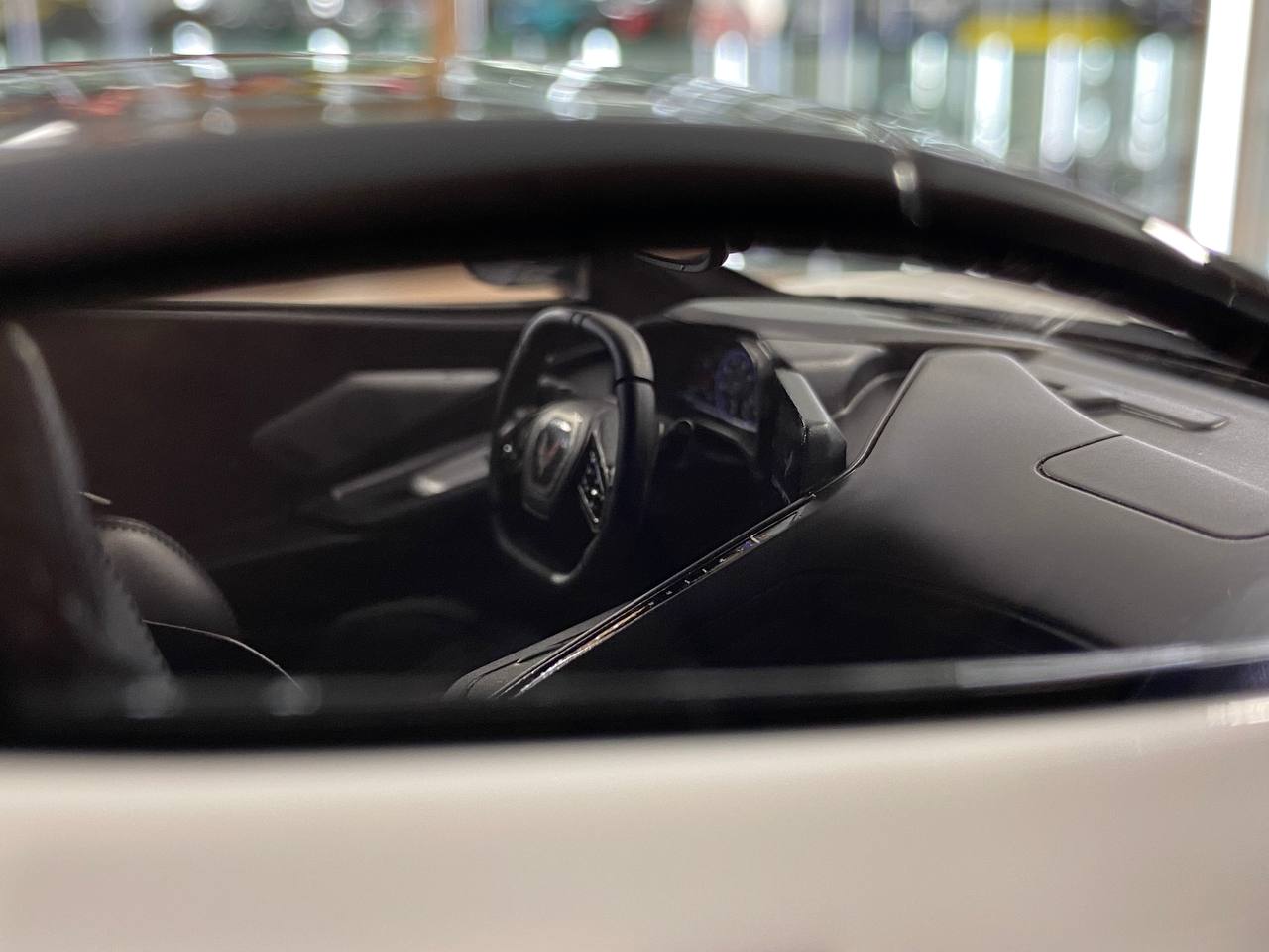 1:18 Resin Model IVY Merit Models Chevrolet Corvette C8 LBWK – Pearl White (Limited 99 pcs – Dubai Collectors)