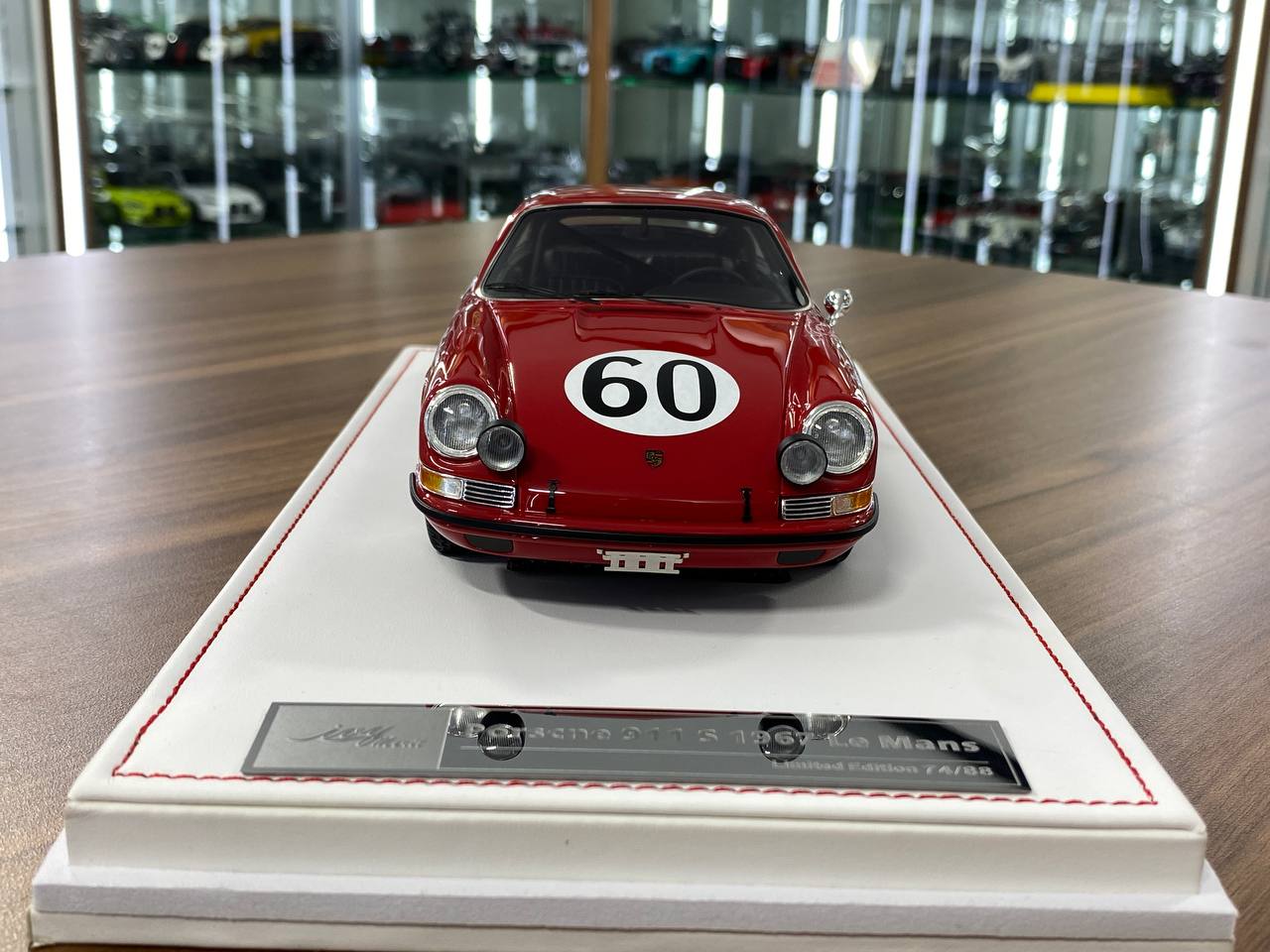 1:18 Resin Model IVY Merit Models Porsche 911 S 1967 Le Mans #60 – Red (Limited 88 pcs – Dubai Collectors)