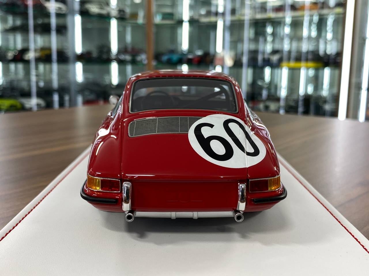 1:18 Resin Model IVY Merit Models Porsche 911 S 1967 Le Mans #60 – Red (Limited 88 pcs – Dubai Collectors)