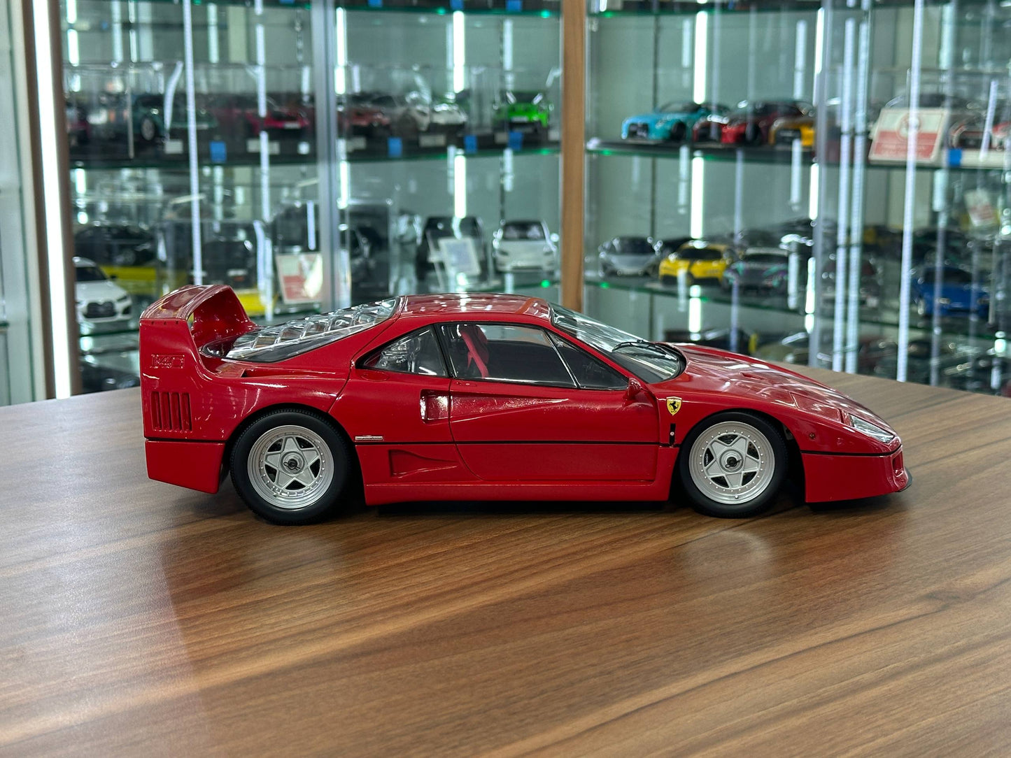 Kyosho Ferrari F40 – Red – 1/12 Diecast Model (Full Opening, Limited Edition)