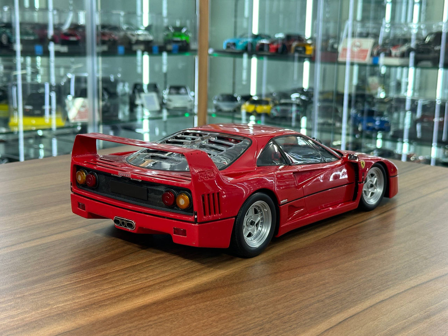 Kyosho Ferrari F40 – Red – 1/12 Diecast Model (Full Opening, Limited Edition)