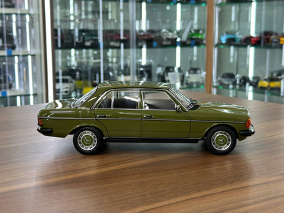 Mercedes‑Benz 200 W123 (1980–1985) – Cactus Green – 1/18 Metal Diecast Model – Norev Dealer Edition – Full Opening