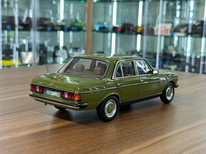Mercedes‑Benz 200 W123 (1980–1985) – Cactus Green – 1/18 Metal Diecast Model – Norev Dealer Edition – Full Opening