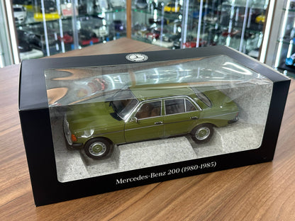 Mercedes‑Benz 200 W123 (1980–1985) – Cactus Green – 1/18 Metal Diecast Model – Norev Dealer Edition – Full Opening