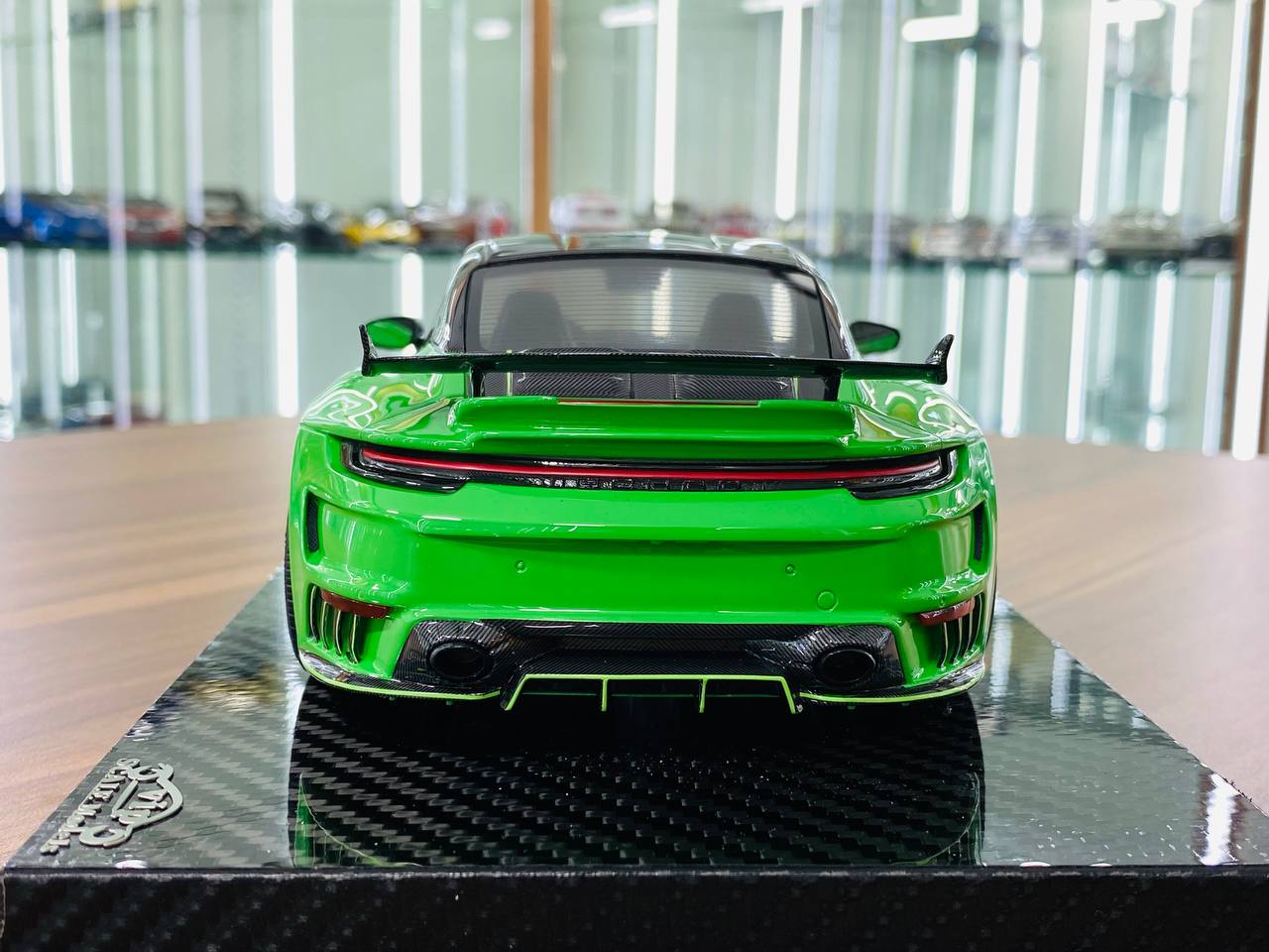 VIP Model Porsche 992 Stinger GTR Resin Model - Green/Carbon | 1/18 Scale