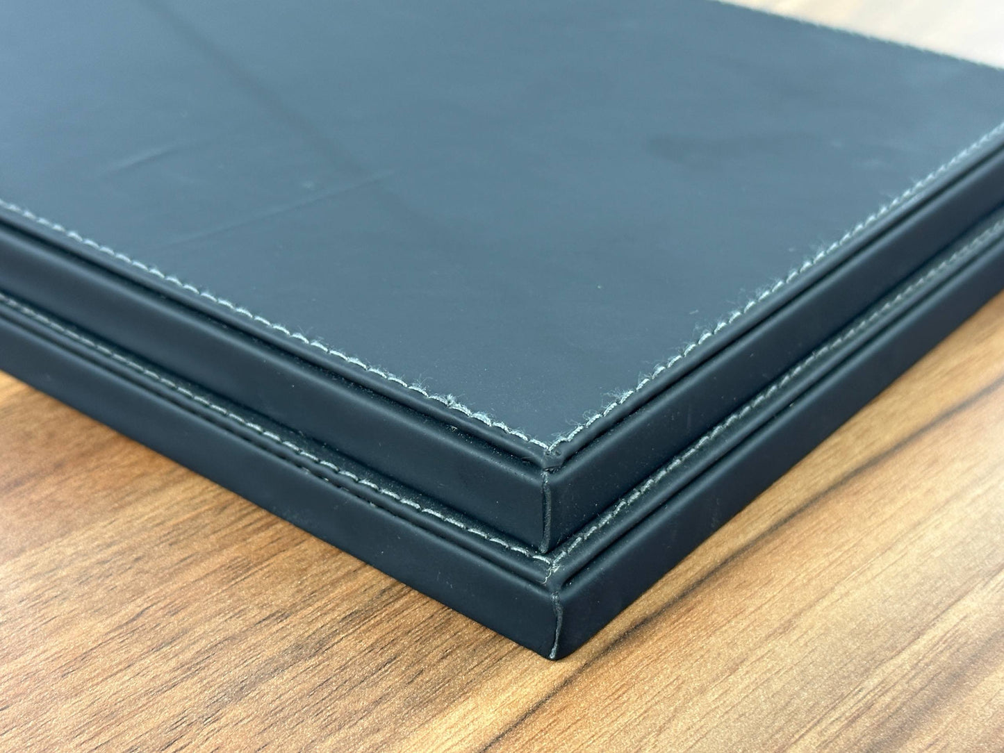 1/18 Acrylic Display Case – Black Leather Base – Collector Edition