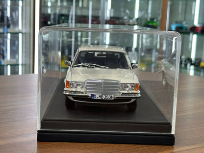 1/18 Acrylic Display Case – Black Leather Base – Collector Edition