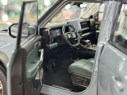 JETOUR T2 – JETOUR AUTO (Grey, 1/18 Diecast, Limited Edition, Doors Opening)