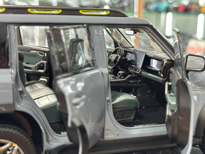 JETOUR T2 – JETOUR AUTO (Grey, 1/18 Diecast, Limited Edition, Doors Opening)