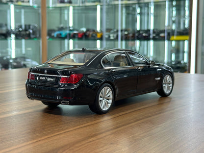 1/18 Diecast BMW 750Li (F02) – Kyosho (R. Black, Full Opening)