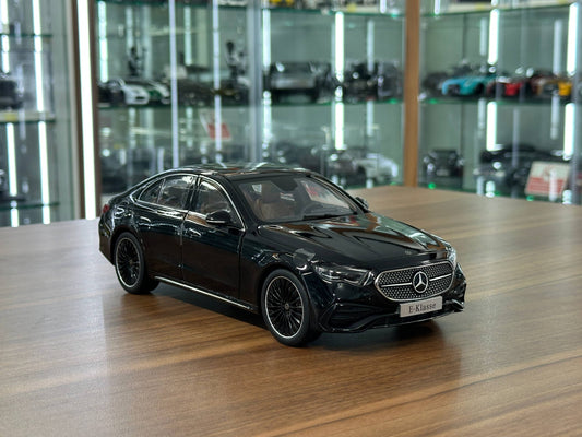 1/18 Diecast Mercedes-Benz E-Class E450 (W214) Saloon – iScale (Black, Full Opening)