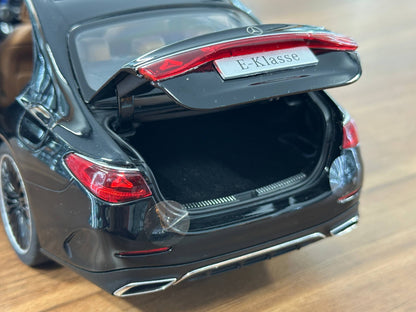 1/18 Diecast Mercedes-Benz E-Class E450 (W214) Saloon – iScale (Black, Full Opening)