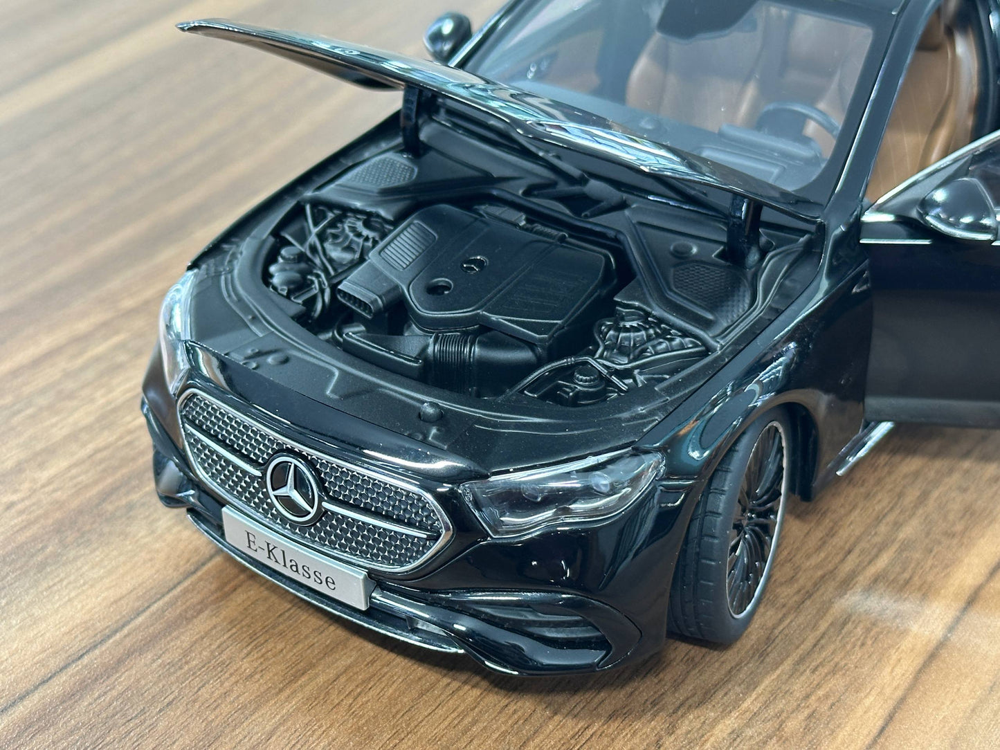 1/18 Diecast Mercedes-Benz E-Class E450 (W214) Saloon – iScale (Black, Full Opening)