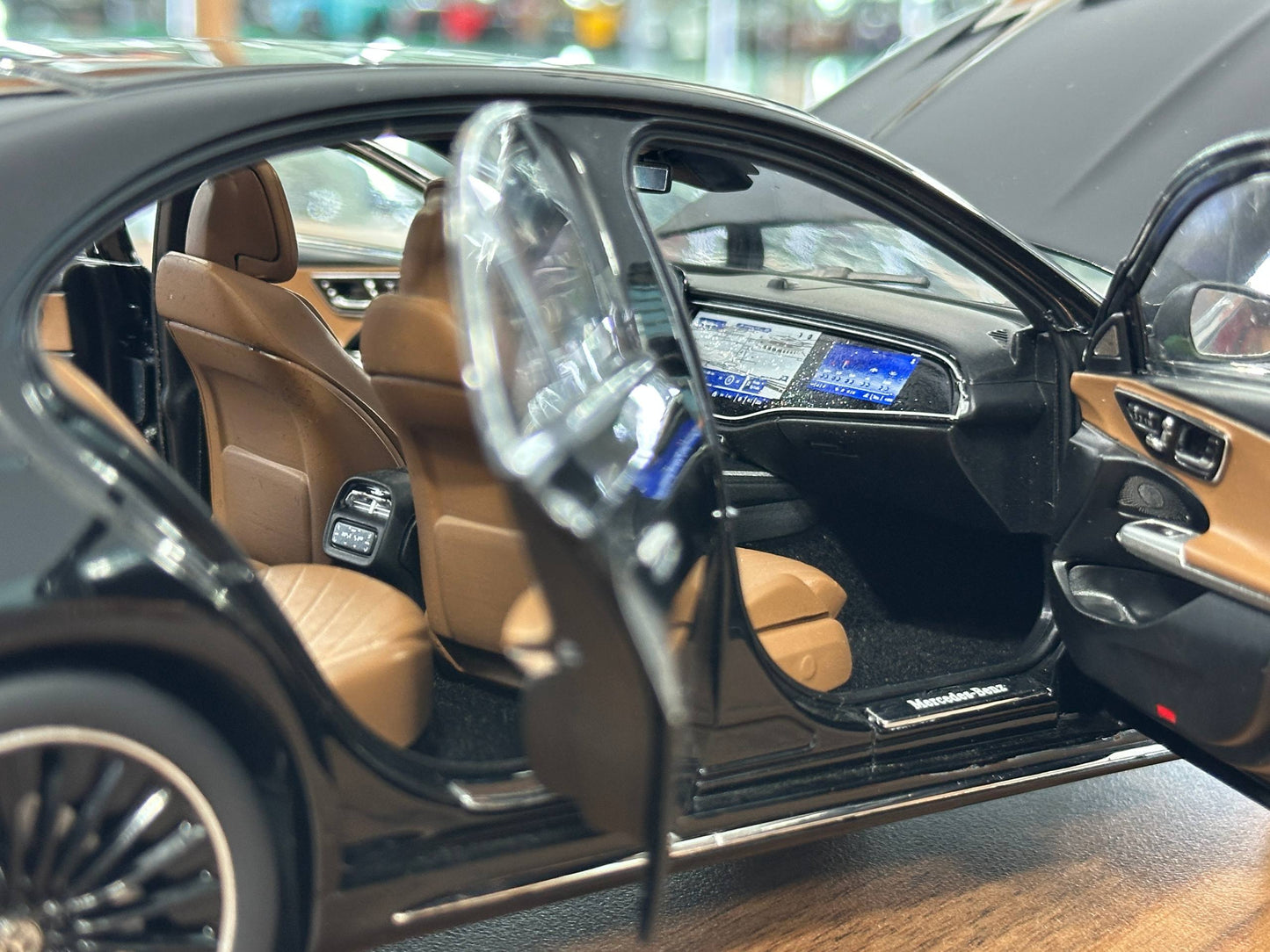 1/18 Diecast Mercedes-Benz E-Class E450 (W214) Saloon – iScale (Black, Full Opening)