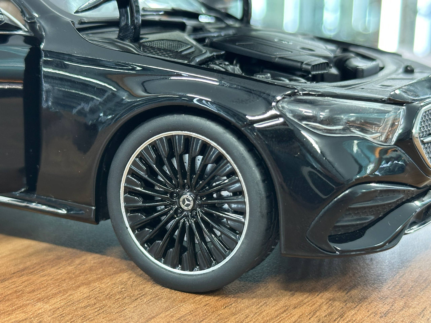 1/18 Diecast Mercedes-Benz E-Class E450 (W214) Saloon – iScale (Black, Full Opening)