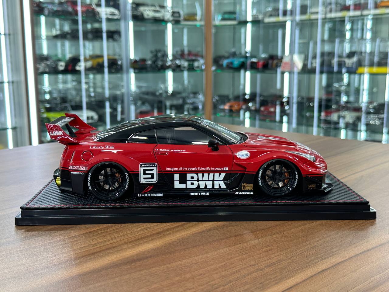 1/18 resin Ignition Model Nissan R35 GT-RR LB-Silhouette WORKS #5 Red/Black  - Limited Edition