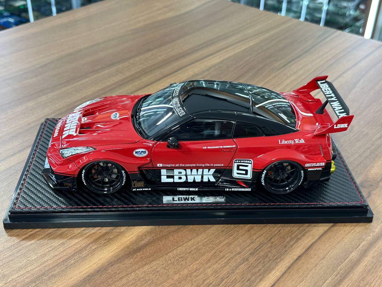 1/18 resin Ignition Model Nissan R35 GT-RR LB-Silhouette WORKS #5 Red/Black  - Limited Edition