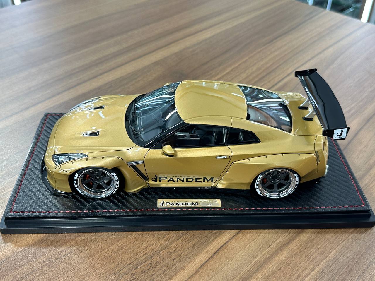 Ignition Model 1/18 Resin Nissan R35 GT-R PANDEM – Gold