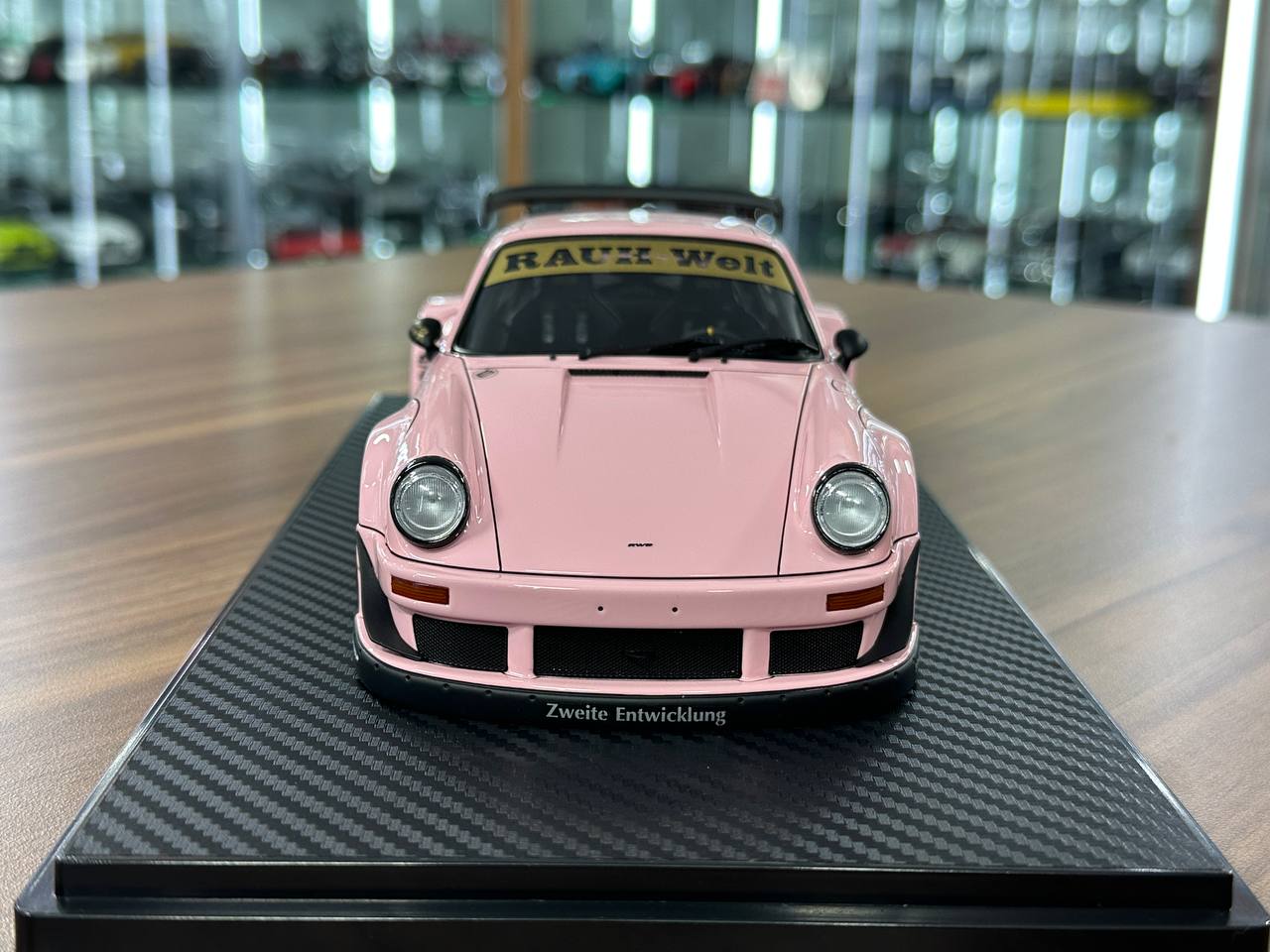 Ignition Model 1/18 Resin Porsche 930 RWB – Pink