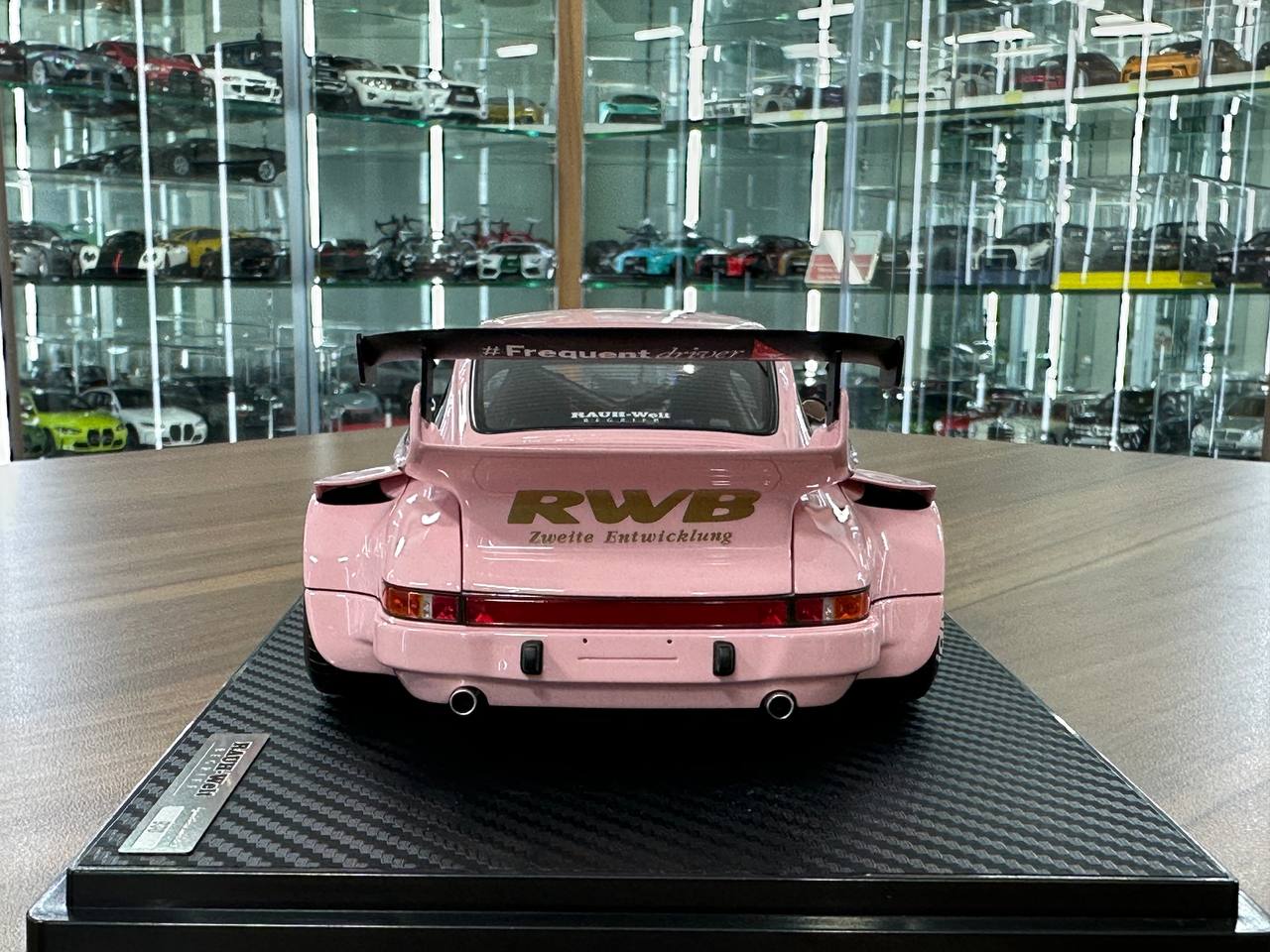 Ignition Model 1/18 Resin Porsche 930 RWB – Pink