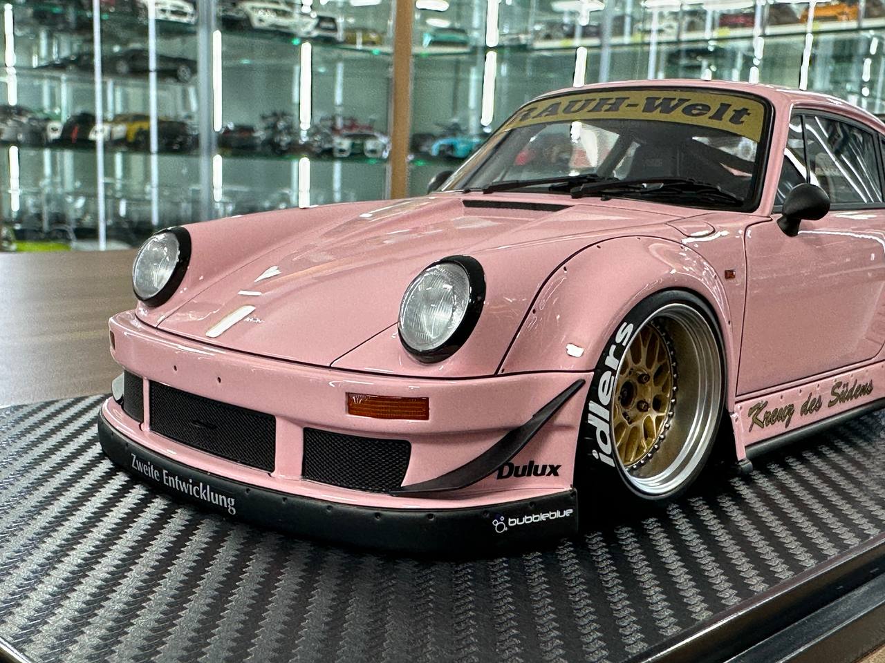 Ignition Model 1/18 Resin Porsche 930 RWB – Pink