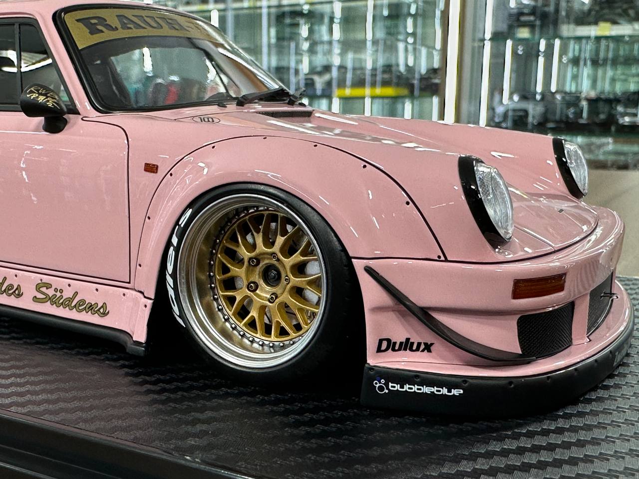 Ignition Model 1/18 Resin Porsche 930 RWB – Pink