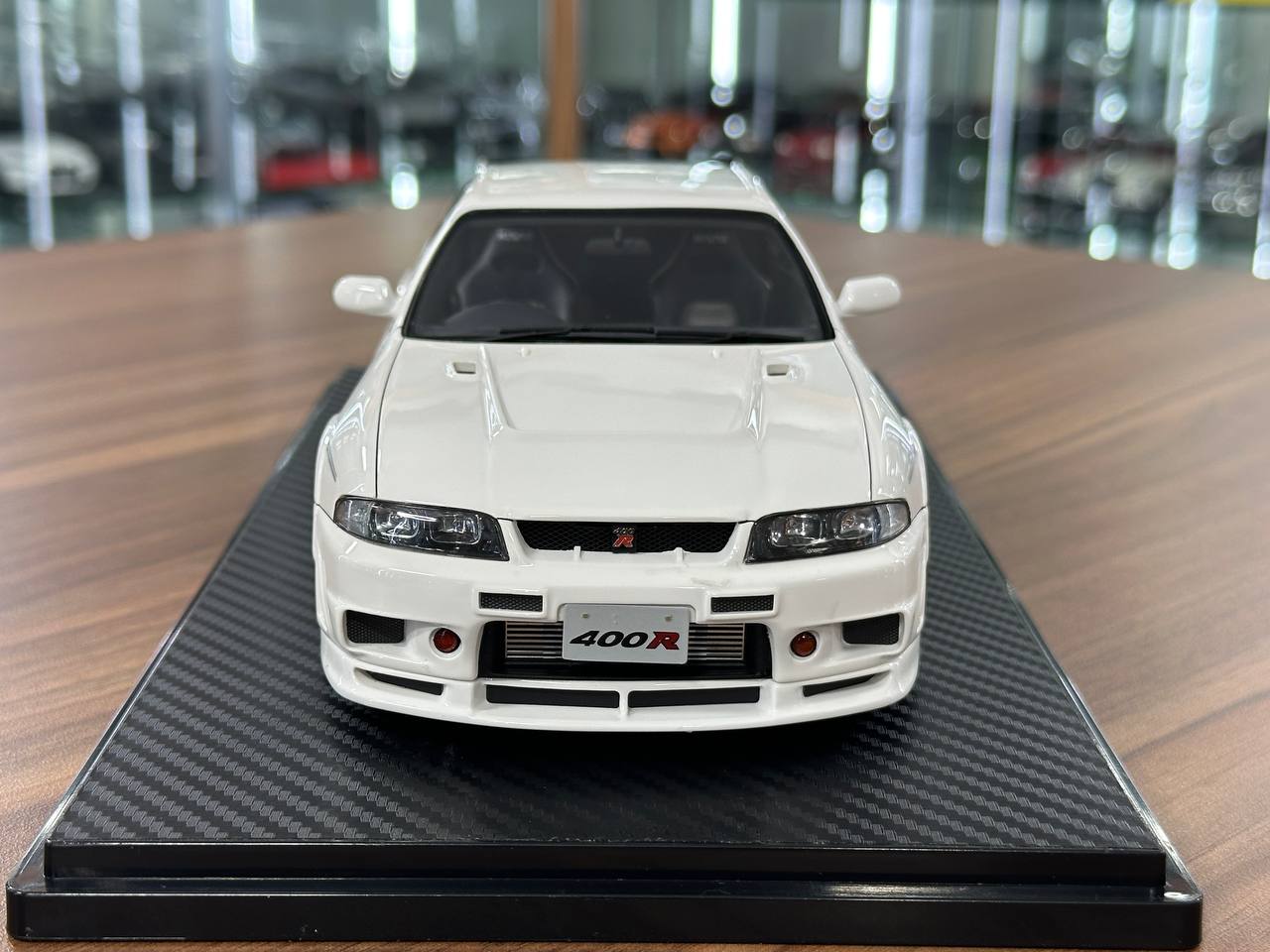 1/18 Diecast Nissan Skyline 2000 GT-R White Ignition model