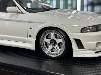 Ignition Model 1/18 Resin Nissan Skyline GT-R R33 Nismo 400R – White